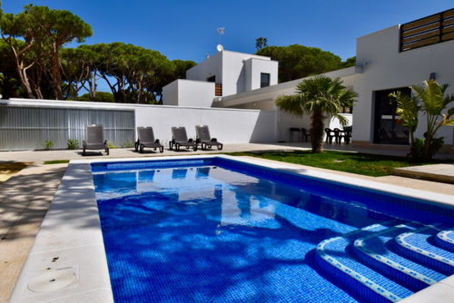 Mar 2 Large villa in Chiclana de la Frontera, Costa de la Luz, Spain with a private pool for 8 persons. The house is situated in a residential beach area, close to restaurants and bars, shops, supermarkets, and a tennis court, and is 200 m from La Barrosa beach....