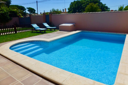 Tasmania Villa with private pool in Chiclana de la Frontera, Costa de la Luz, Spain for 8 persons. The house is situated in a coastal and residential area and is 2 km from La Barrosa beach....