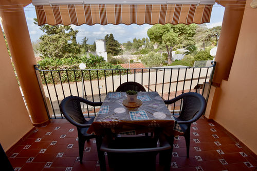 Al Andalus Apartamento hermoso y cómodo en La Barrosa, Costa de la Luz, España, con piscina comunitaria para 5 personas. El apartamento está situado en una zona residencial de playa, cerca de restaurantes, bares, tiendas y supermercados, y a 2 km de la playa de La Barrosa....
