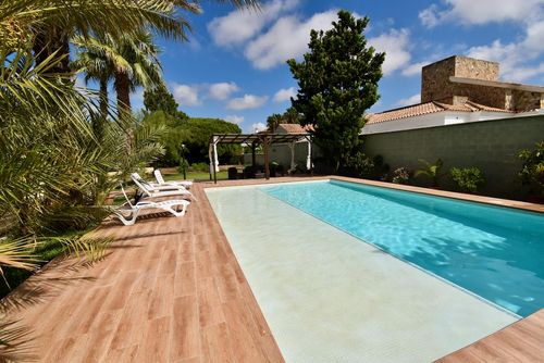 Albacora Villa con piscina privada en Chiclana de la Frontera, Costa de la Luz, España, para 9 personas. La casa está situada en una zona rural cercana a la playa....