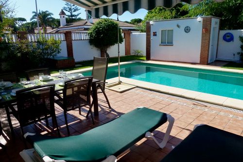 Stella Villa in Chiclana de la Frontera, Costa de la Luz, Spain with private pool for 6 persons. The house is situated in a residential beach area, close to restaurants, bars, and shops, 3 km from La Barrosa beach and 3 km from La Barrosa....