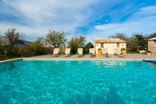 Lalau Wonderful and lovely holiday home in Denia, Costa Blanca, Spain with private pool for 6 people. The house is situated in a residential beach area and close to restaurants and bars, shops and supermarkets....