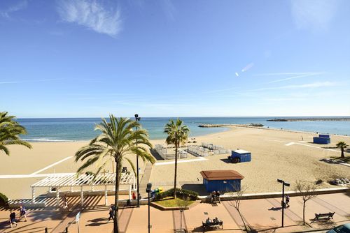 Stella Maris Prachtig en comfortabel appartement met gemeenschappelijk zwembad in Fuengirola, Andalusië, Spanje voor 2 personen. Het appartement is gelegen in een strandresort met bar en restaurant, in een stedelijk strandgebied, dicht bij winkels en supermarkten en op 50 meter van het strand....