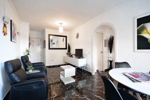 Stella Maris Prachtig en comfortabel appartement in Fuengirola, Andalusië, Spanje met een gemeenschappelijk zwembad voor 2 personen. Het appartement bevindt zich in een strandresort met bar en restaurant, in een stedelijk strandgebied, dicht bij winkels en supermarkten en op 50 m van het strand....