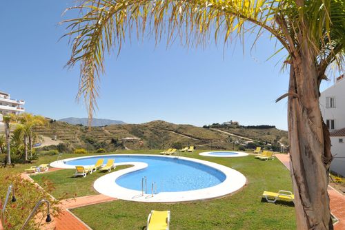 Las Palmeras 300 Schönes und komfortables Apartment mit Gemeinschaftspool in Mijas Costa, Andalusien, Spanien für 4 Personen. Das Apartment befindet sich in einer Wohn- und Berggegend....