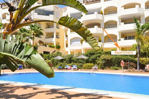 Hacienda Playa 312 Schönes und komfortables Appartement in Marbella, Andalusien, Spanien, mit einem Gemeinschaftspool für 4 Personen. Das Appartement befindet sich in einem Wohngebiet am Strand, in der Nähe von Supermärkten und einem Tennisplatz, 500 m vom Playa Don Carlos Strand und 0,2 km vom Mittelmeer entfernt....