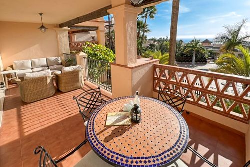 Mediterra 433 Hermoso y cómodo apartamento con piscina comunitaria en Benalmádena, Andalucía, España, para 4 personas. El apartamento se encuentra en un complejo, en una zona residencial y montañosa, cerca de un campo de golf, restaurantes y bares, y está a 2 km de la playa de Torrequebrada....