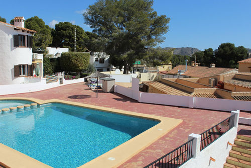 Algas 4pax Casa de vacaciones rústica y encantadora en Moraira, Costa Blanca, España, con piscina comunitaria para 4 personas. La casa está ubicada en una zona residencial de playa y se encuentra a 1 km de la playa....