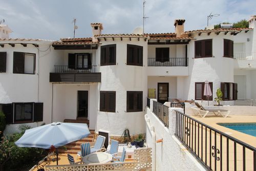 Algas LT Maison de vacances rustique et charmante avec piscine commune à Moraira, Costa Blanca, Espagne, pour 4 personnes. La maison est située dans un quartier résidentiel de plage et se trouve à 1 km de la plage....