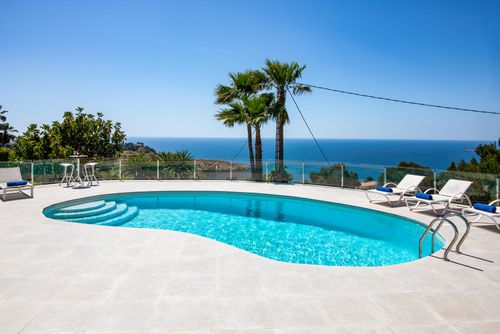 Casa Sabene Wunderbare und komfortable Villa in Jávea, Costa Blanca, Spanien, mit einem privaten Pool für 8 Personen. Das Haus befindet sich in einer Küsten-, hügeligen und städtischen Gegend, 3 km vom Strand La Granadella und 5 km von Jávea entfernt....