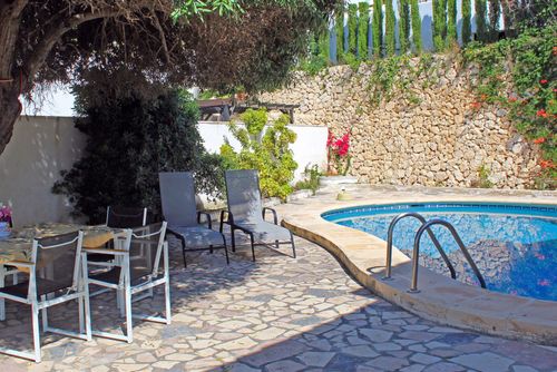 Oliva 6 Beautiful and comfortable villa with private pool in Moraira, Costa Blanca, Spain for 6 persons. The house is situated in a hilly and residential area and is 3 km from Playa Ampolla Moraira beach....
