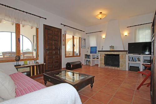 Oliva 6 Beautiful and comfortable villa in Moraira, Costa Blanca, Spain with a private pool for 6 persons. The house is situated in a hilly and residential area and is 3 km from Ampolla Moraira beach....