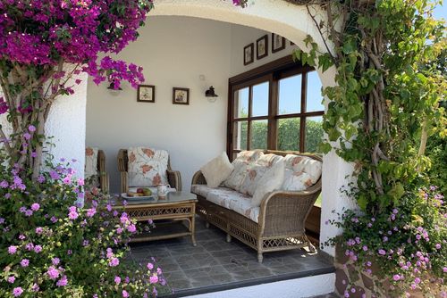 Villa Sortetes Beautiful and comfortable holiday home in Javea, Costa Blanca, Spain with a private pool for 10 persons. The house is situated in a residential area, close to restaurants and bars, shops and supermarkets, and 2 km from the beach....