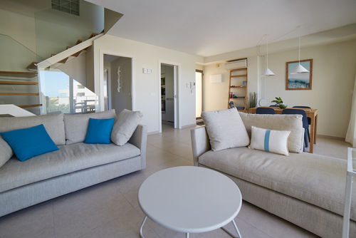 Tierra de Mar 66 by homeprive Stor penthouse i Denia, Costa Blanca, Spanien med fælles pool til 6 personer. Huset ligger tæt på restauranter, barer og supermarkeder og kun 25 m fra stranden....