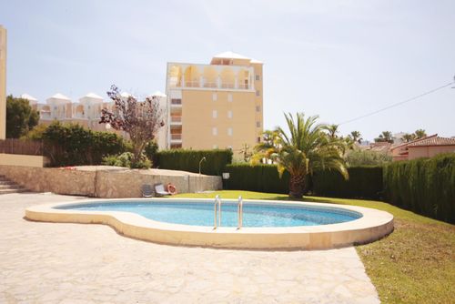 Saladar Bel et confortable appartement à Xàbia, Costa Blanca, Espagne pour 6 personnes. L'appartement est situé dans un quartier résidentiel de plage, à proximité des restaurants et bars, des commerces et supermarchés, et à 500 mètres de la plage El Arenal....