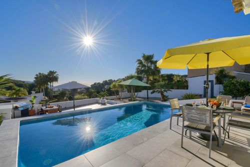Mi Sueño Villa con piscina privada en Moraira, Costa Blanca, España para 6 personas. La casa está situada en una zona residencial de playa y a 3 km de la playa....