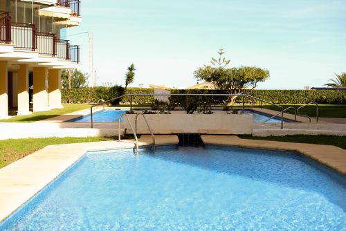 Ultramar Plus Lovely and comfortable apartment with communal pool in Javea, Costa Blanca, Spain for 4 persons. The apartment is situated in an urban beach area, close to restaurants, bars, and shops, just 25 m from Montañar II beach and 3 km from Jávea....