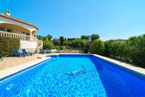 Casa Rio 4 pax Große und liebevolle Villa in Javea, Costa Blanca, Spanien mit beheiztem Pool für 4 Personen. Das Haus befindet sich in einer Wohngegend nahe dem Strand....