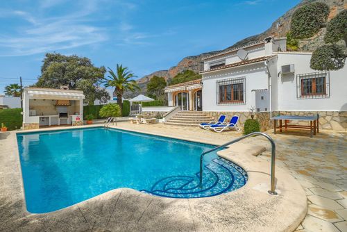 Elvi Beautiful and comfortable holiday home with private pool in Jávea, Costa Blanca, Spain for 10 people. The house is situated in a residential beach area and is 4 km from La Grava, Jávea beach....