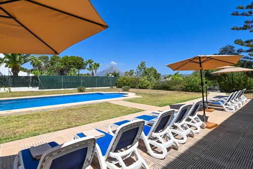Jasmin 6 pax Großes und komfortables Ferienhaus mit privatem Pool in Jávea, Costa Blanca, Spanien für 6 Personen. Das Haus befindet sich in einem Wohngebiet am Strand und ist 2 km vom Strand El Arenal, Jávea, entfernt....
