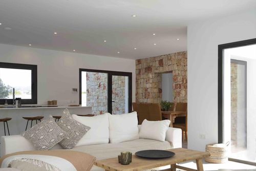 Casa Manzano Modern and comfortable luxury villa in Moraira, Costa Blanca, Spain with private pool for 8 people. The villa is situated in a hilly and residential beach area and is 2 km from Ampolla Beach....