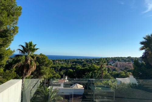 Villa Bona Vista Amplia y confortable villa de lujo en Moraira, Costa Blanca, España, con piscina climatizada para 10 personas. La villa está situada en una zona residencial de playa y montañosa, a 2 km de la Playa de Ampolla....