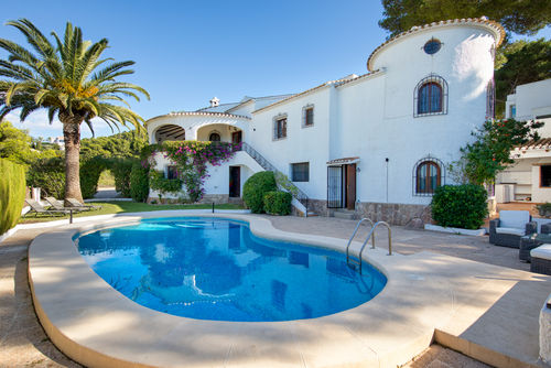 Montealegre Rustikale und fröhliche Villa in Javea, Costa Blanca, Spanien, mit privatem Pool für 8 Personen. Das Haus befindet sich an einem schönen Ort....