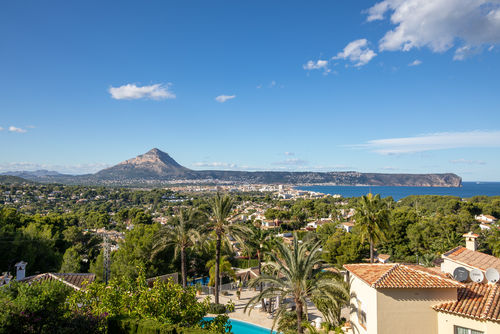 Montealegre Villa classique et confortable avec piscine privée à Javea, Costa Blanca, Espagne pour 8 personnes. La maison est située....