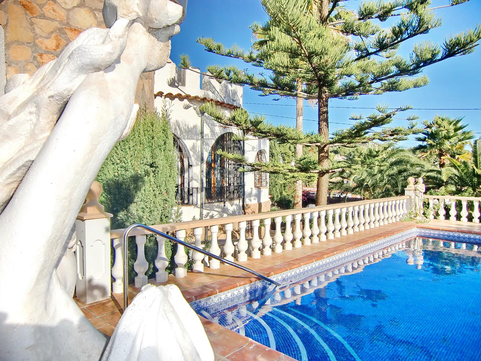 Leones 4, Klassieke en romantische villa  met privé zwembad in Benissa, Costa Blanca, Spanje voor 4 personen...