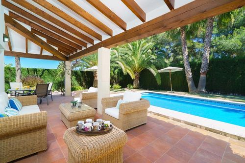 Alaya Winter Large and comfortable villa with private pool in Jávea, Costa Blanca, Spain for 8 people. The house is situated in a residential beach area, 1 km from El Arenal, Jávea beach and 1 km from the Mediterranean, Jávea....