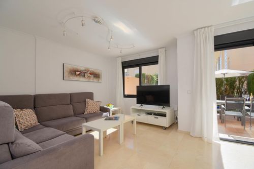 Jardines del Pla Winter Apartment in Jávea, Costa Blanca, Spain with communal pool for 6 persons. The apartment is situated in a residential beach area and at 1 km from El Arenal, Jávea beach....