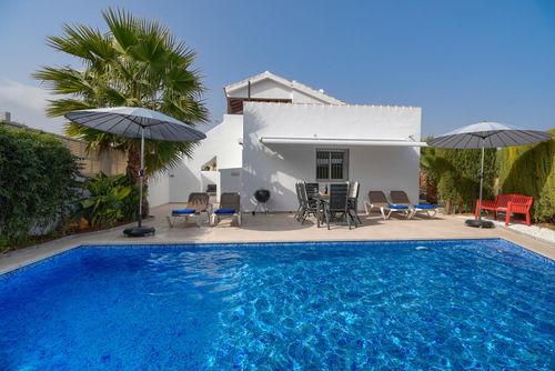 El Boticari 4 pax Wunderschönes und komfortables Haus mit privatem Pool in El Verger, Costa Blanca, Spanien, für 4 Personen. Das Haus befindet sich in einem Wohngebiet am Strand, in der Nähe von Restaurants und Bars, 500 Meter vom Strand Playa L'Almadrava und 500 Meter vom Mittelmeer entfernt....