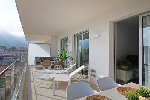 Marina Real I Modern and comfortable apartment with communal pool in Denia, Costa Blanca, Spain for 4 people. The apartment is situated in an urban beach area and is 1 km from Marineta Casiana beach....