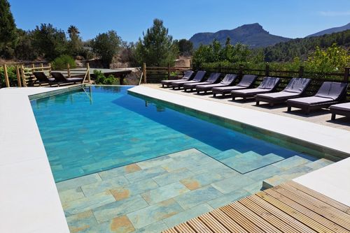 Oltavista Große und komfortable Villa in Benissa, Costa Blanca, Spanien, mit privatem Pool für 20 Personen. Das Haus liegt in einer hügeligen und wohnlichen Strandgegend....