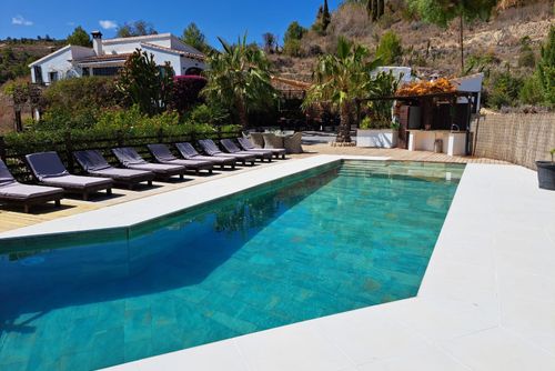 Oltavista Grote en comfortabele villa met privézwembad in Benissa, Costa Blanca, Spanje voor 20 personen. Het huis is gelegen in een heuvelachtig en residentieel strandgebied....