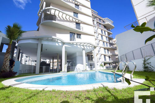 Isea 153 Schöne und komfortable Wohnung mit Gemeinschaftspool in Calpe, Costa Blanca, Spanien für 4 Personen. Die Wohnung befindet sich in einem städtischen Strandbereich, in der Nähe von Restaurants und Bars, Geschäften und Supermärkten, und ist 100 m vom Playa Arenal Strand entfernt....