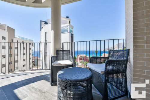Isea 153 Hermoso y cómodo apartamento con piscina comunitaria en Calpe, Costa Blanca, España, para 4 personas. El apartamento está situado en una zona de playa urbana, cerca de restaurantes y bares, tiendas y supermercados, y se encuentra a 100 m de la playa de Playa Arenal....