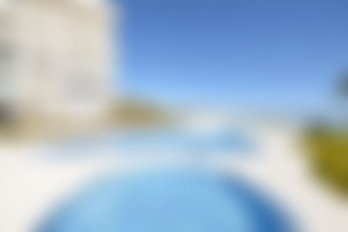 Monte Paraiso Modern en luxueus appartement met gemeenschappelijk zwembad in Fuengirola, Andalusië, Spanje voor 6 personen. Het appartement is gelegen in een resort, in een kust-, heuvelachtig en residentieel gebied, dicht bij restaurants en bars en op 2 km van het Torreblanca-strand....