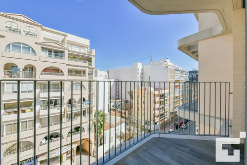 Isea 245 - Grupo Turis Comfortable apartment in Calpe, Costa Blanca, Spain with communal pool for 4 persons. The apartment is situated in an urban beach area, close to restaurants and bars, shops and supermarkets, and 100 m from Arenal Beach....