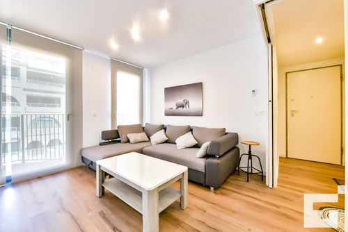 Isea 245 Comfortabel appartement in Calpe, Costa Blanca, Spanje met gemeenschappelijk zwembad voor 4 personen. Het appartement is gelegen in een urban strandgebied, dicht bij restaurants en bars, winkels en supermarkten, en op 100 m van Arenal Strand....