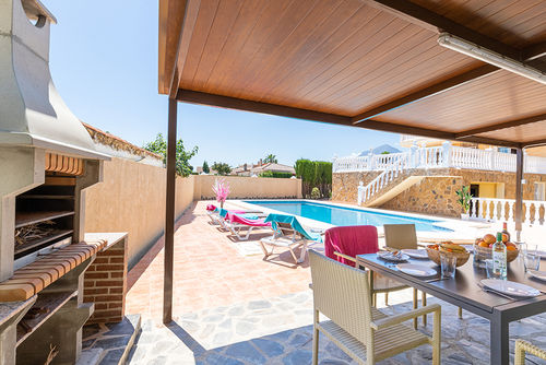 Alfaz Family Sky Casa vacanze classica e confortevole a Alfaz Del Pi, Costa Blanca, in Spagna  con piscina privata per 9 persone...