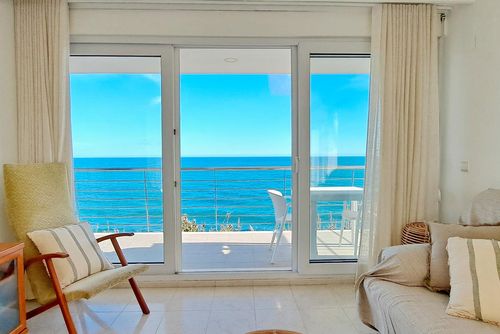 Vistas al Mar by Solidays Grand et confortable appartement à Moraira, Costa Blanca, Espagne, pour 6 personnes. L'appartement est situé à proximité de restaurants et bars, de boutiques, de supermarchés et d'un court de tennis, et à 100 m de la plage....