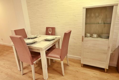 Poeta 1 Bedroom Apartment IHAEP11119 Apartamento moderno y agradable en Fuengirola, Andalucía, España para 2 personas. El apartamento está situado cerca de restaurantes y bares, tiendas y supermercados, y se encuentra a 100 m de la playa de Los Boliches....