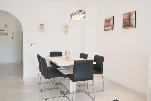 Pueblo Christina IHAPC0517 Apartamento cómodo con piscina comunitaria en Fuengirola, Andalucía, España para 5 personas. El apartamento se encuentra en una zona urbana....