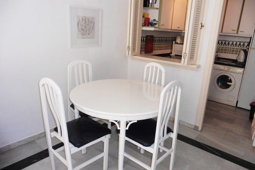 Dona Sofia IHADS0317 Leilighet i Fuengirola, Andalusia, Spania for 4 personer. Leiligheten ligger nært restauranter og barer, butikker og supermarkeder, 50 m fra Serrano Playa-stranden og 0,5 km fra elven Fuengirola....