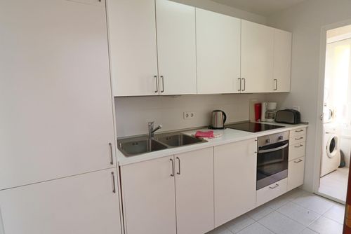 Capitan Apartment IHACC0211 Leilighet i Fuengirola, Andalusia, Spania for 4 personer. Leiligheten ligger i et urbant område, nært restauranter og barer, butikker og supermarkeder, og 500 m fra Fuengirola-stranden....