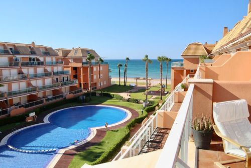 Mirador al Mar 74 by homeprive Komfortables Penthouse in Denia, Costa Blanca, Spanien mit Gemeinschaftspool für 4 Personen. Das Haus befindet sich in der Nähe von Restaurants, Bars und Supermärkten und ist nur 25 m vom Strand entfernt....