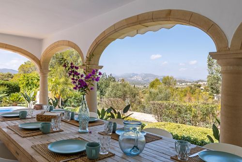 Casa Caramelo Hermosa y cómoda villa en Javea, Costa Blanca, España, con piscina privada para 8 personas. La casa se encuentra en una zona residencial y montañosa....