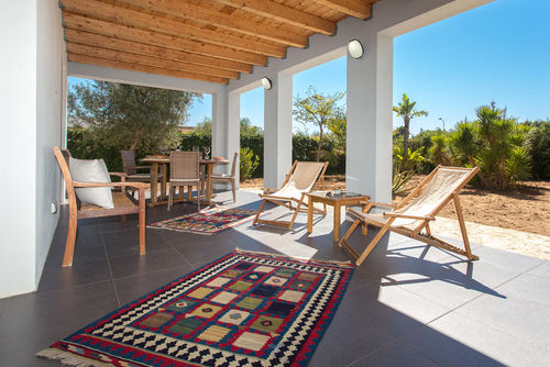 Villa Le Dune Villa in Menfi, Sizilien, Italien für 4 Personen. Das Ferienhaus befindet sich in einer Wohngegend am Strand, in der Nähe von Restaurants und Bars und 500 Meter vom Strand entfernt....