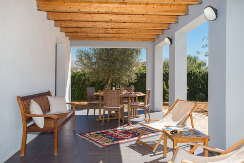 Villa Le Dune Villa à Menfi, Sicile, Italie pour 4 personnes. La maison est située dans un quartier résidentiel proche de la plage, à proximité de restaurants et de bars, et à 500 mètres de la plage....